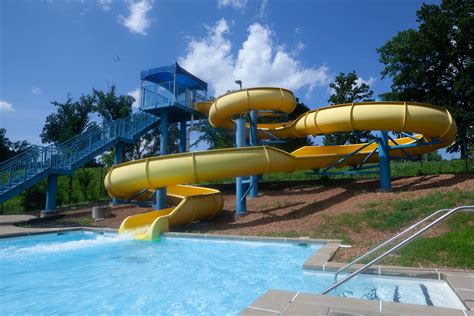 CARONDELET PARK REC COMPLEX .